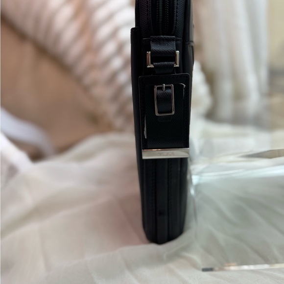 Tumi Black Leather Men's Briefcase - Picture 5 of 9